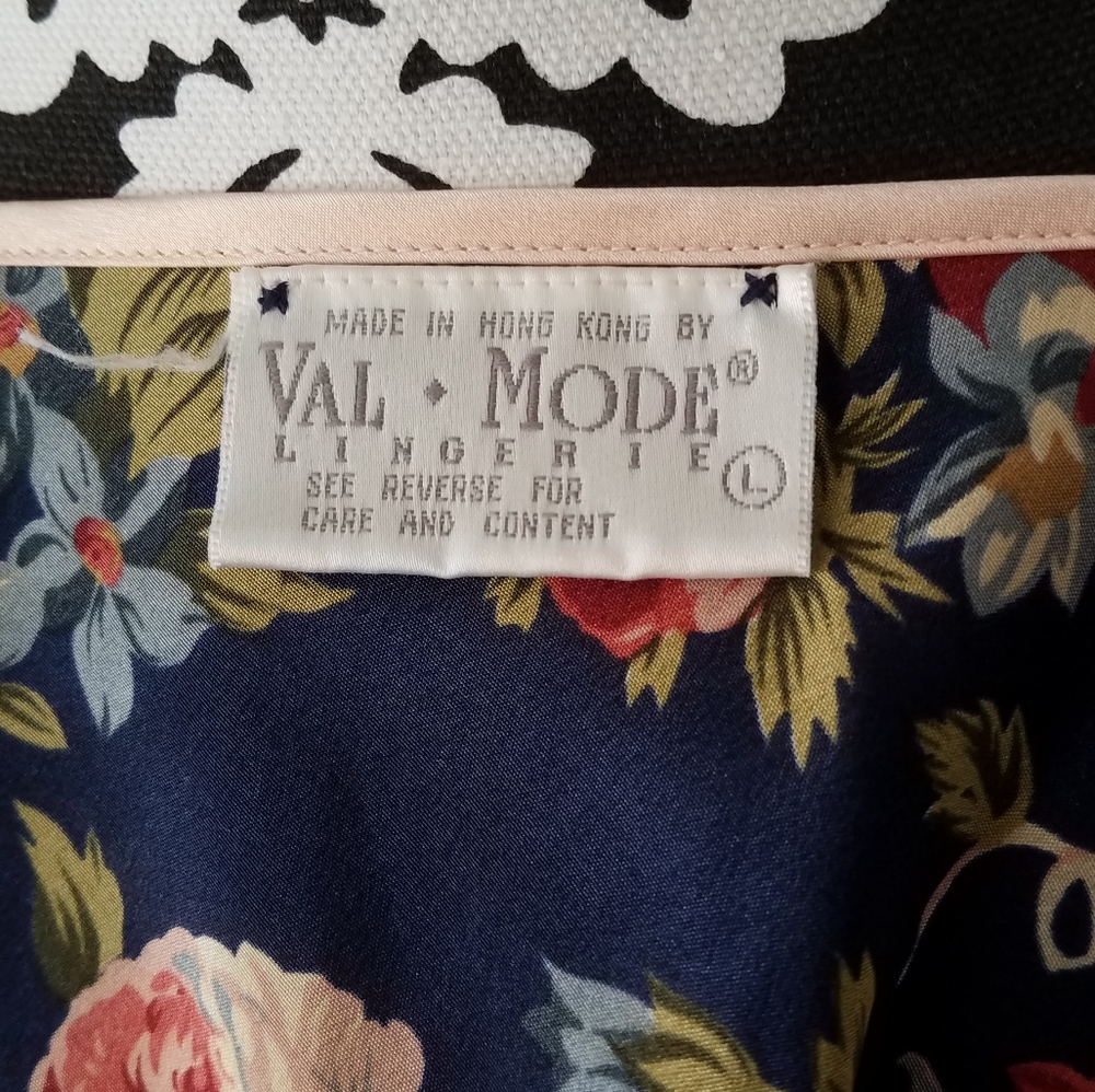 Vintage Val Mode Nightie - Picture 3 of 4
